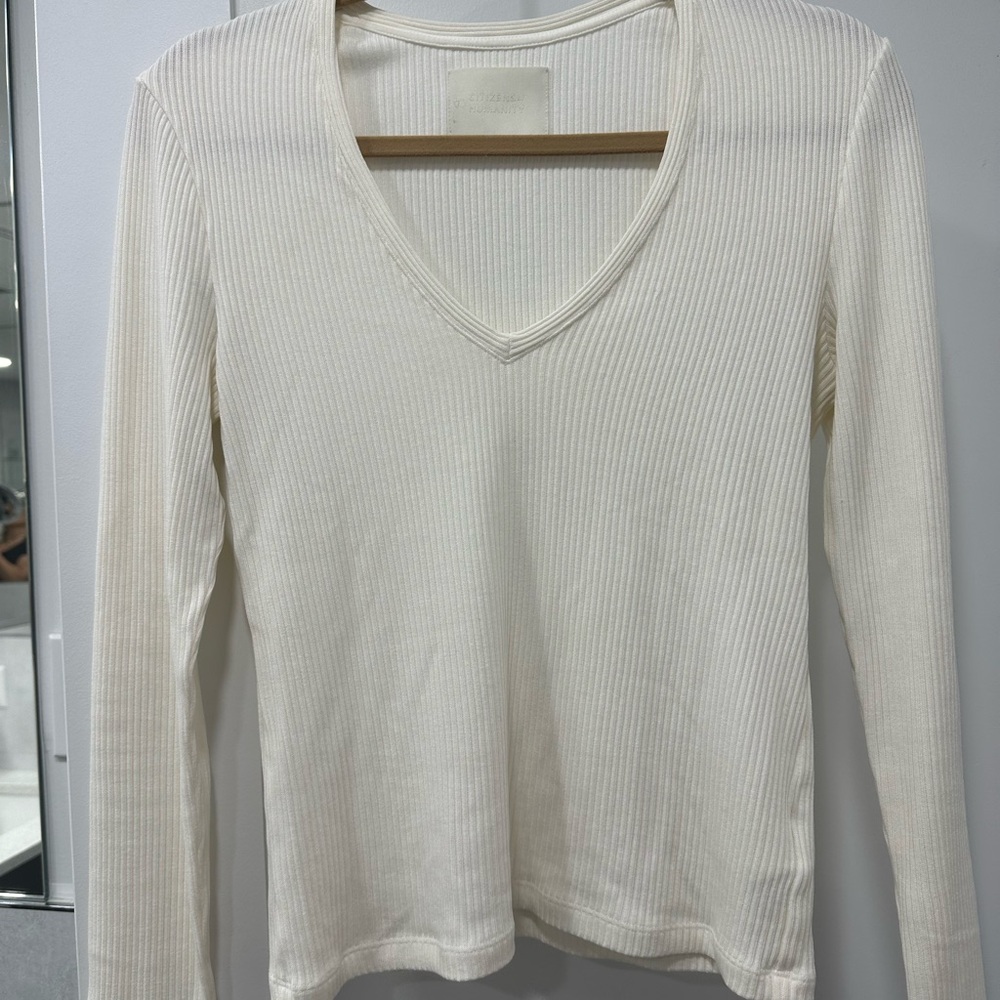 COH V neck ribbed top- medium